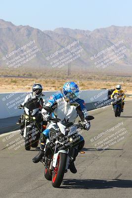 media/Apr-10-2022-SoCal Trackdays (Sun) [[f104b12566]]/Around the Pits/